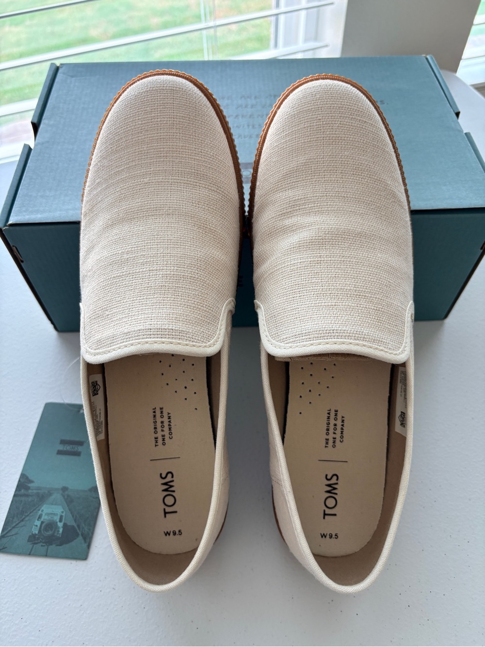 TOMS Women’s Cream Canvas Slip-On Loafers Clemente canvas 9.5 NWT